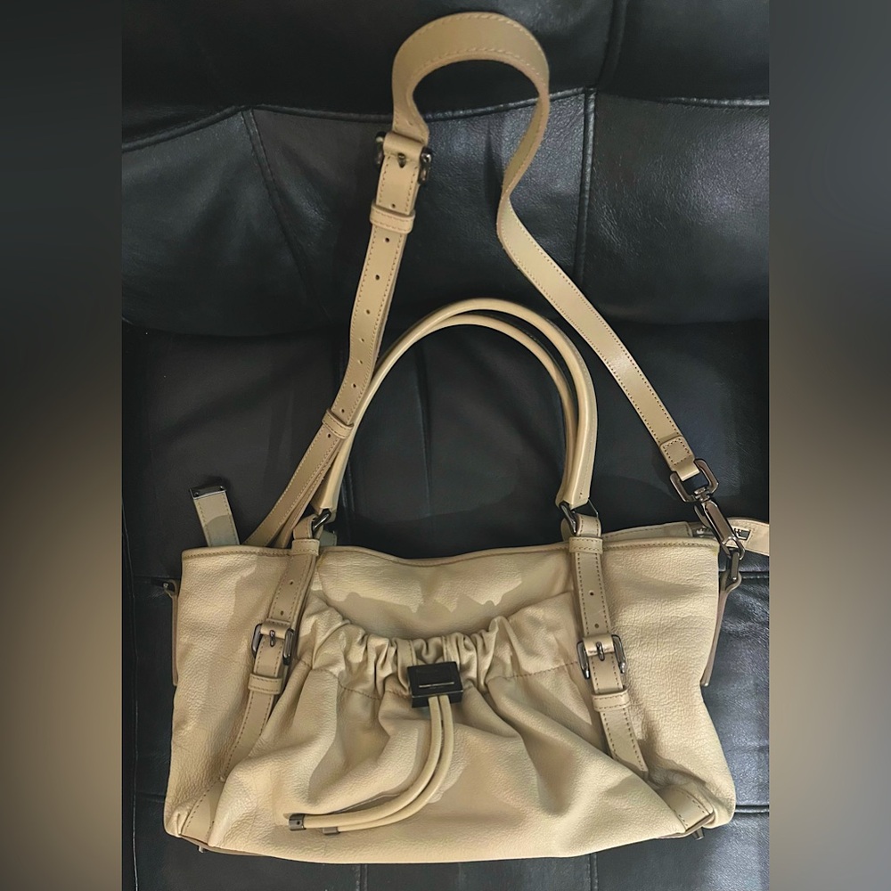 BURBERRY 🌷 Beige Leather crossbody / hand bag
